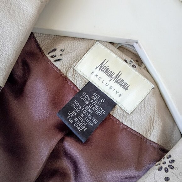 Neiman Marcus Exclusive Taupe Lambskin Laser Cut Blazer Jacket | Size 6 - Picture 8 of 9